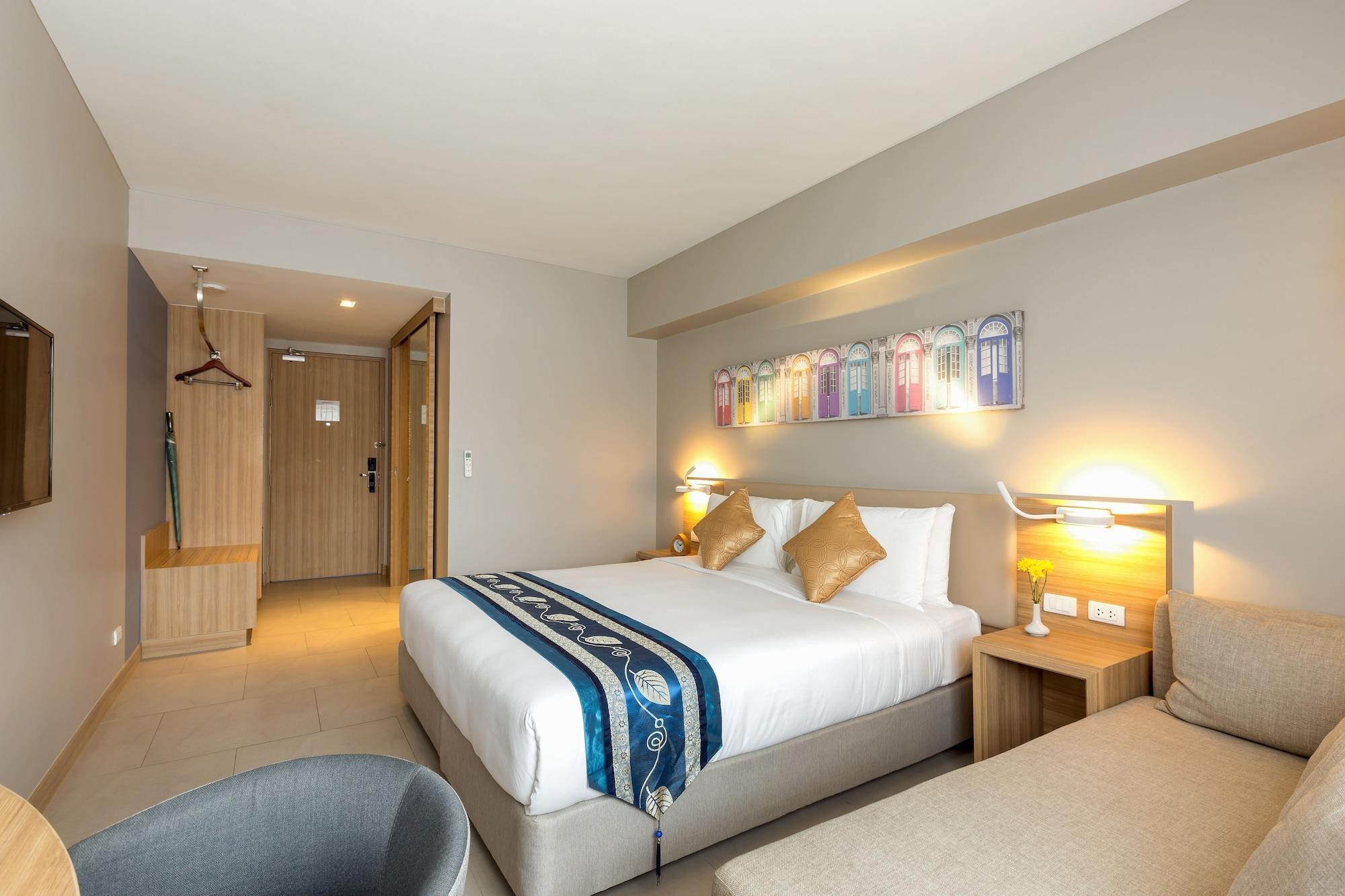 Journeyhub Phuket Patong Hotel Екстериор снимка