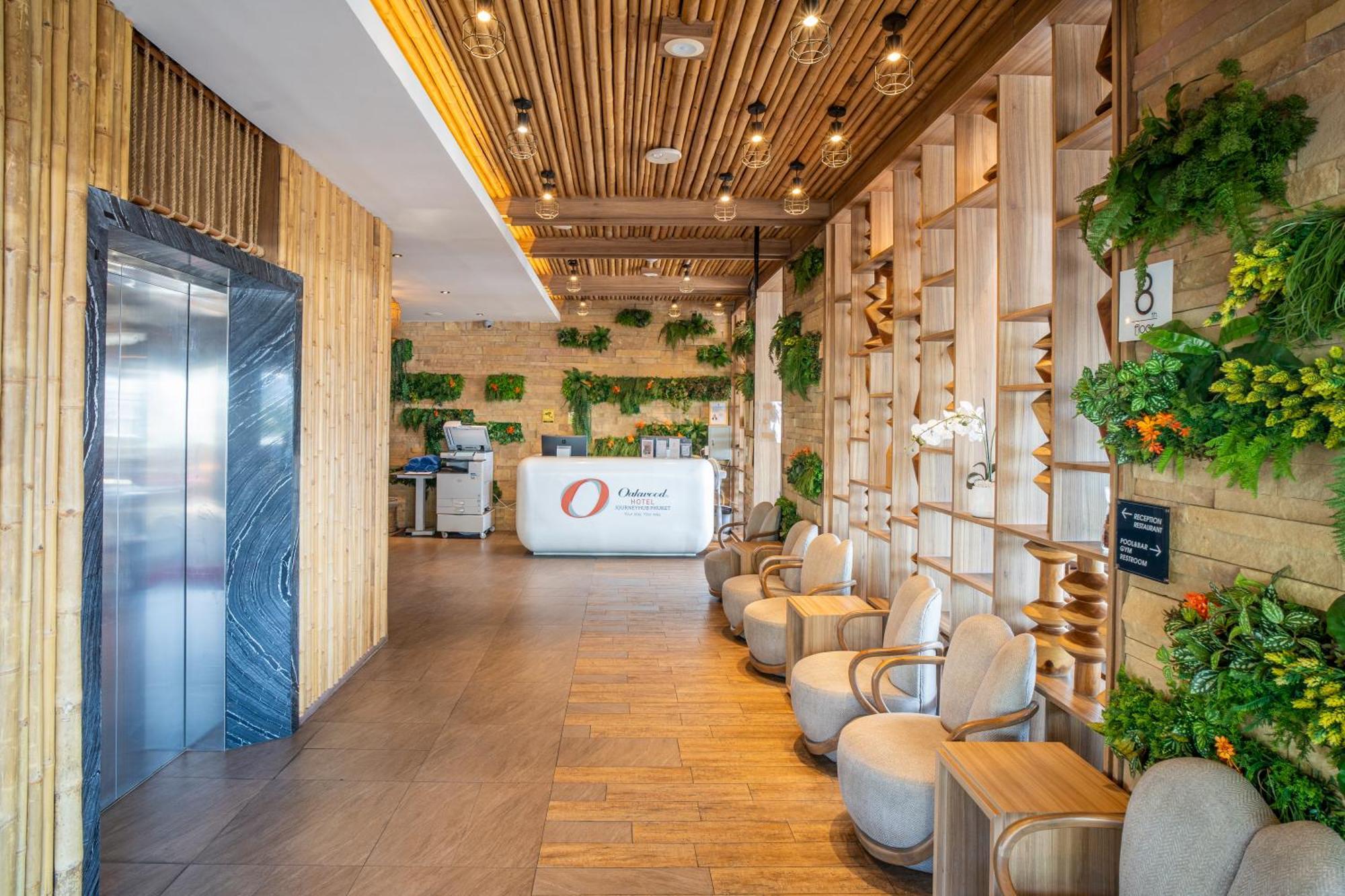 Journeyhub Phuket Patong Hotel Екстериор снимка