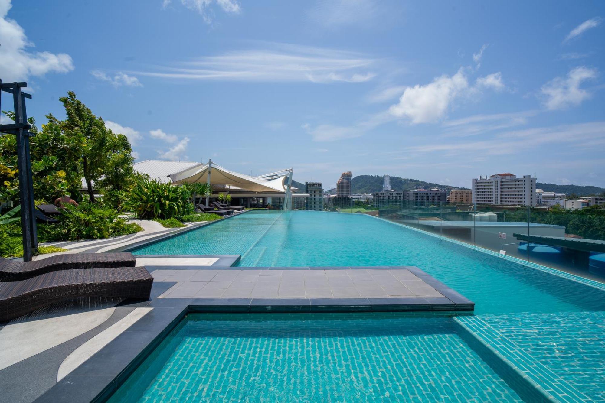 Journeyhub Phuket Patong Hotel Екстериор снимка