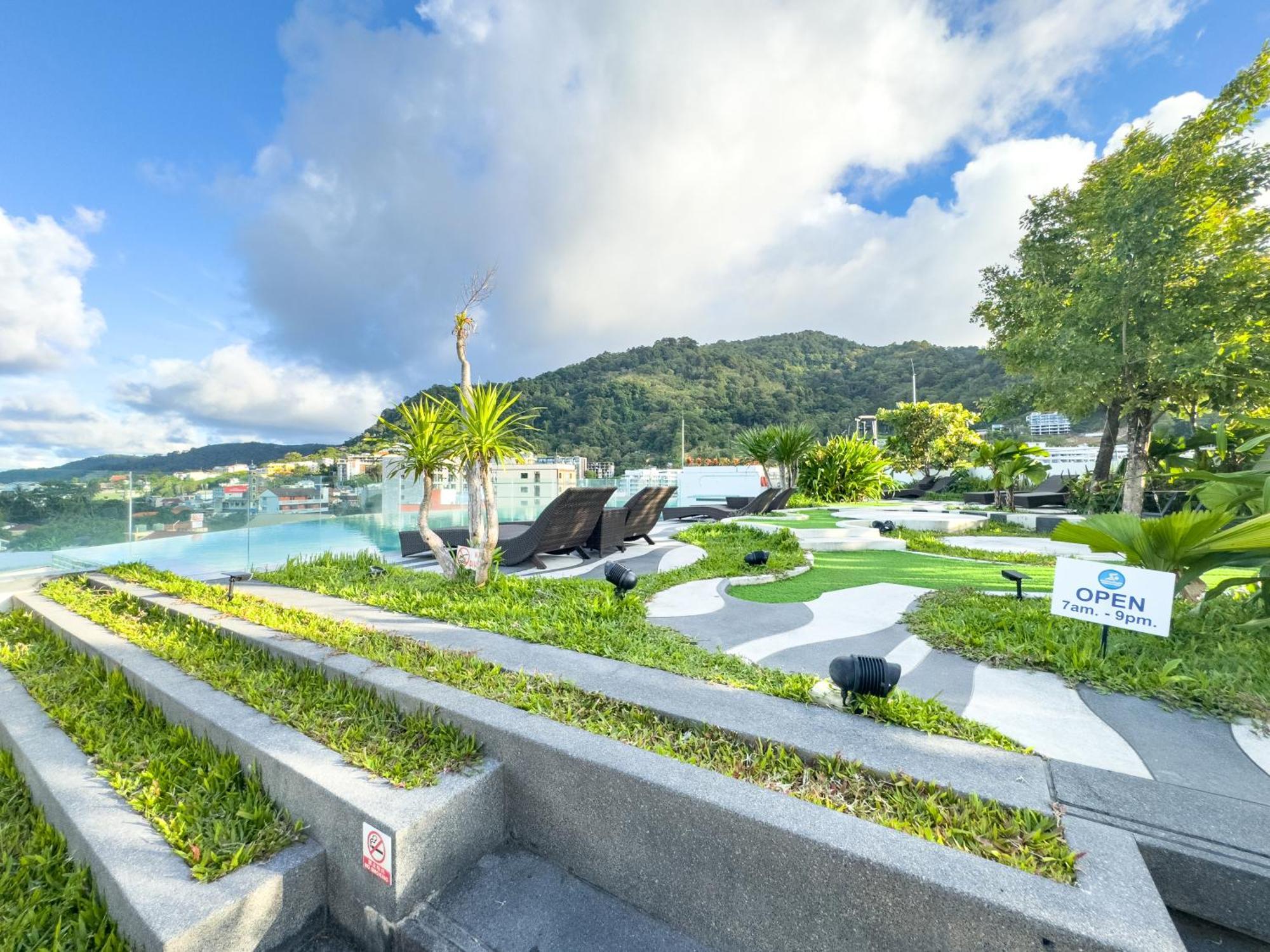 Journeyhub Phuket Patong Hotel Екстериор снимка
