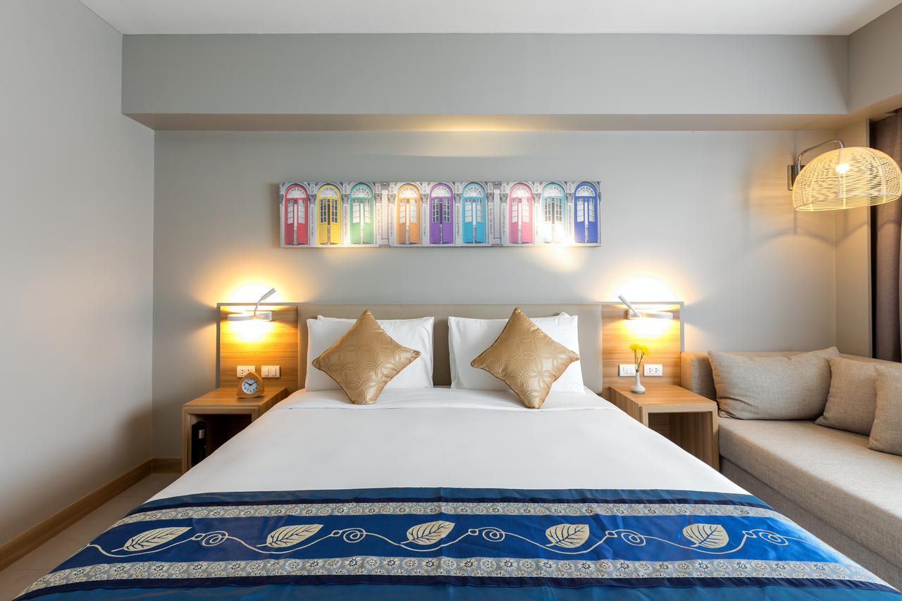Journeyhub Phuket Patong Hotel Екстериор снимка