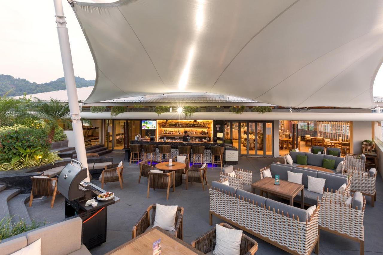 Journeyhub Phuket Patong Hotel Екстериор снимка